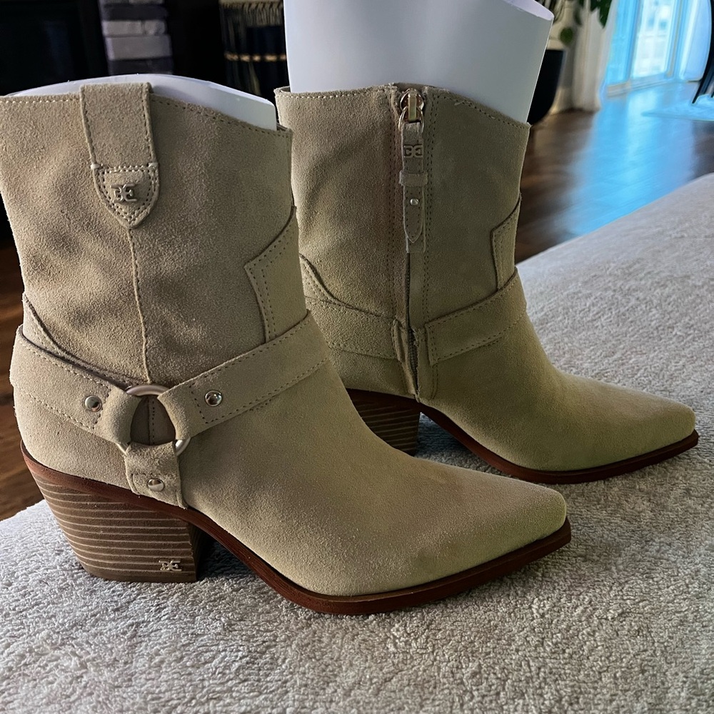 Sam Edelman Tan Heeled Boots with Western Flair - Picture 2 of 6